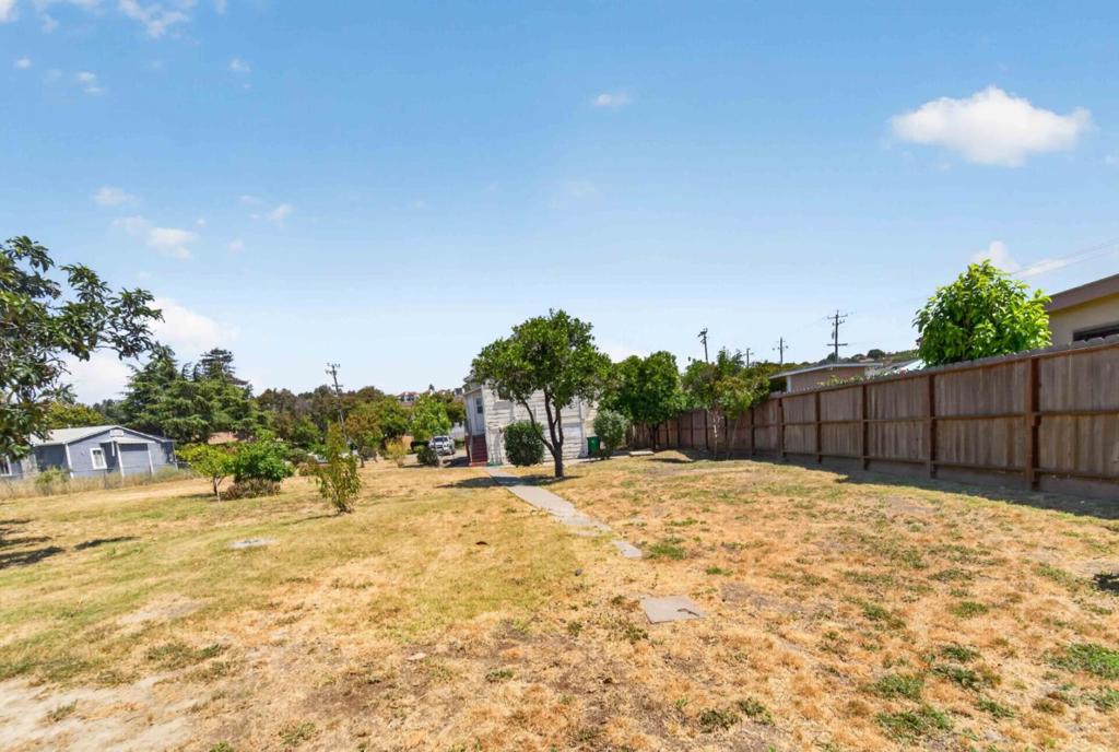 21463 Locust Street Property Photo 11