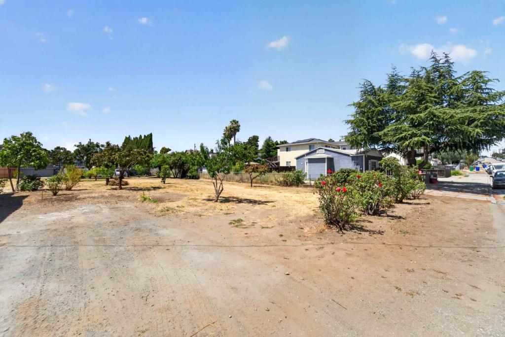 21463 Locust Street Property Photo 13