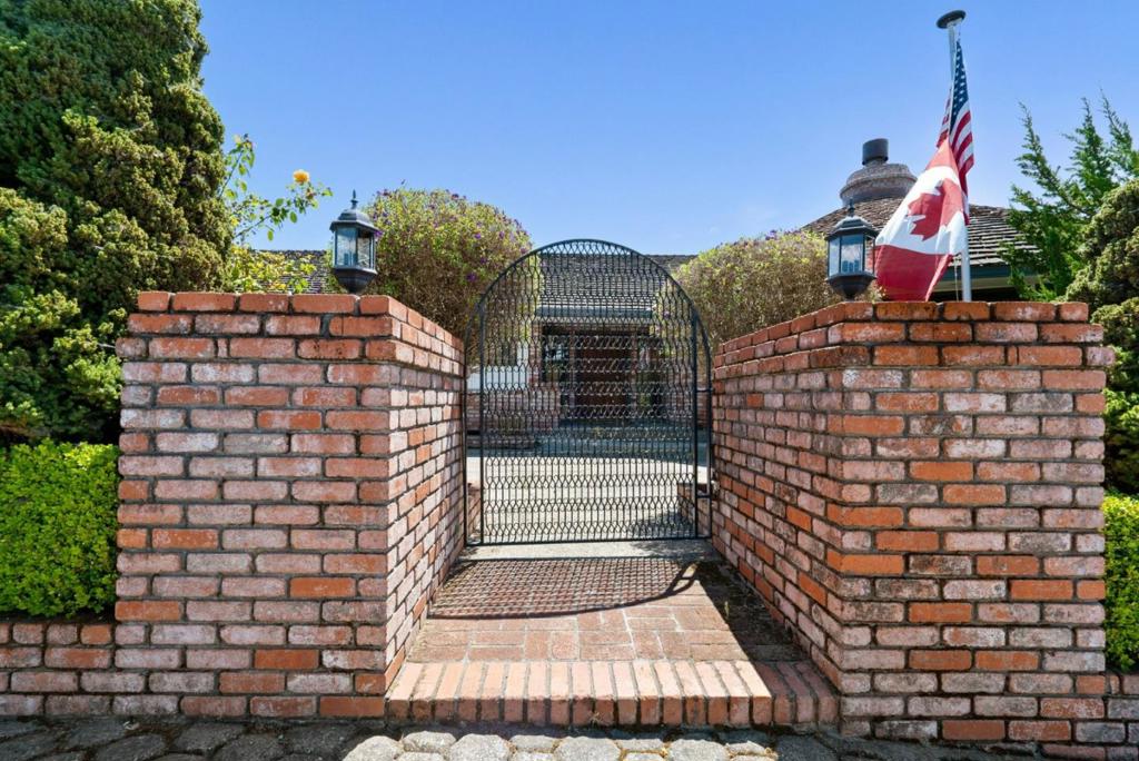 48 Pasatiempo Drive Property Photo 67
