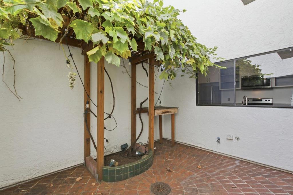 1919 Alameda De Las Pulgas 14 Property Photo 6
