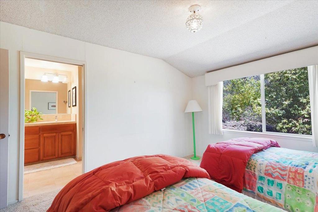 260 Oak Property Photo 36