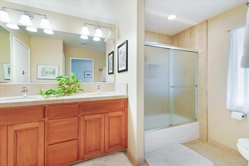 260 Oak Property Photo 37