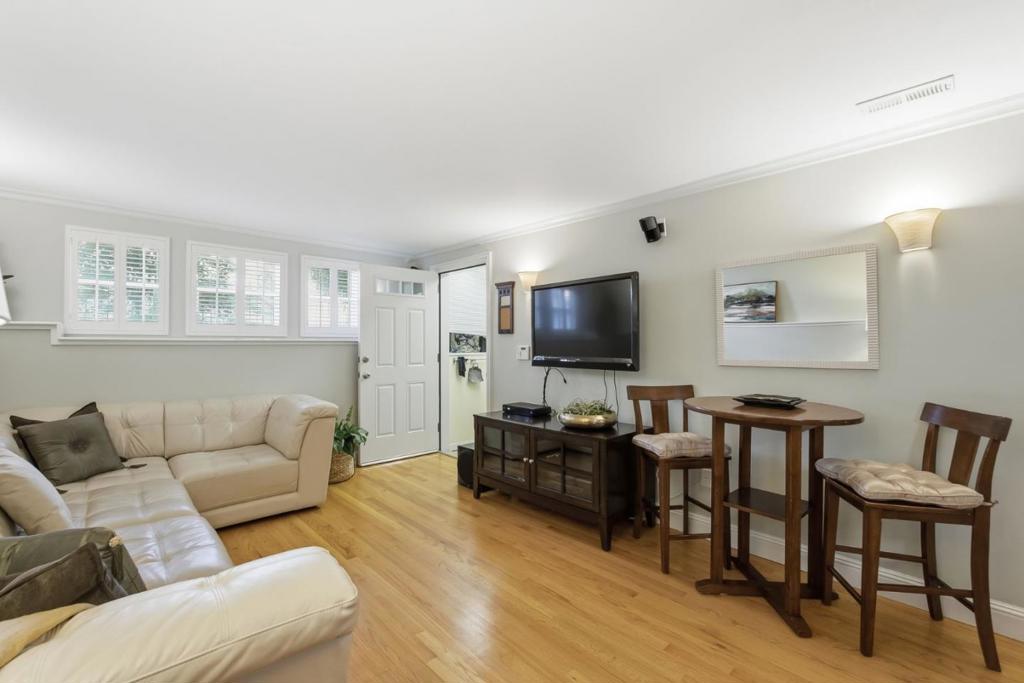 8 Porter Street Property Photo 24