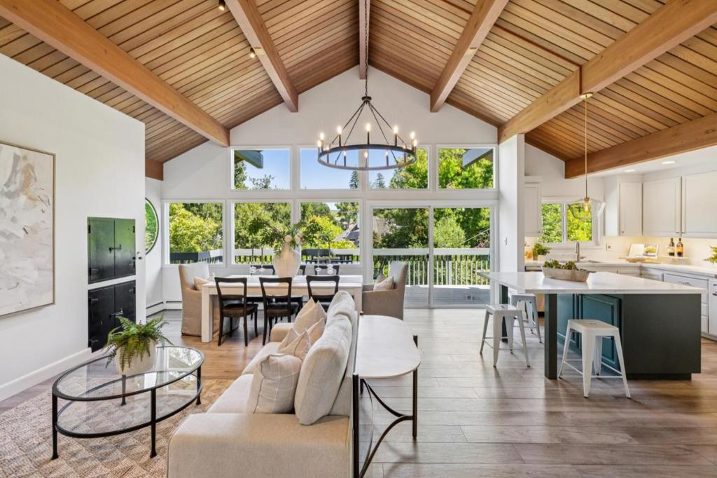 404 Hillsborough Boulevard Property Photo