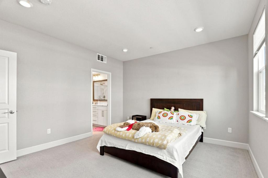 633 Clover Circle Property Photo 13