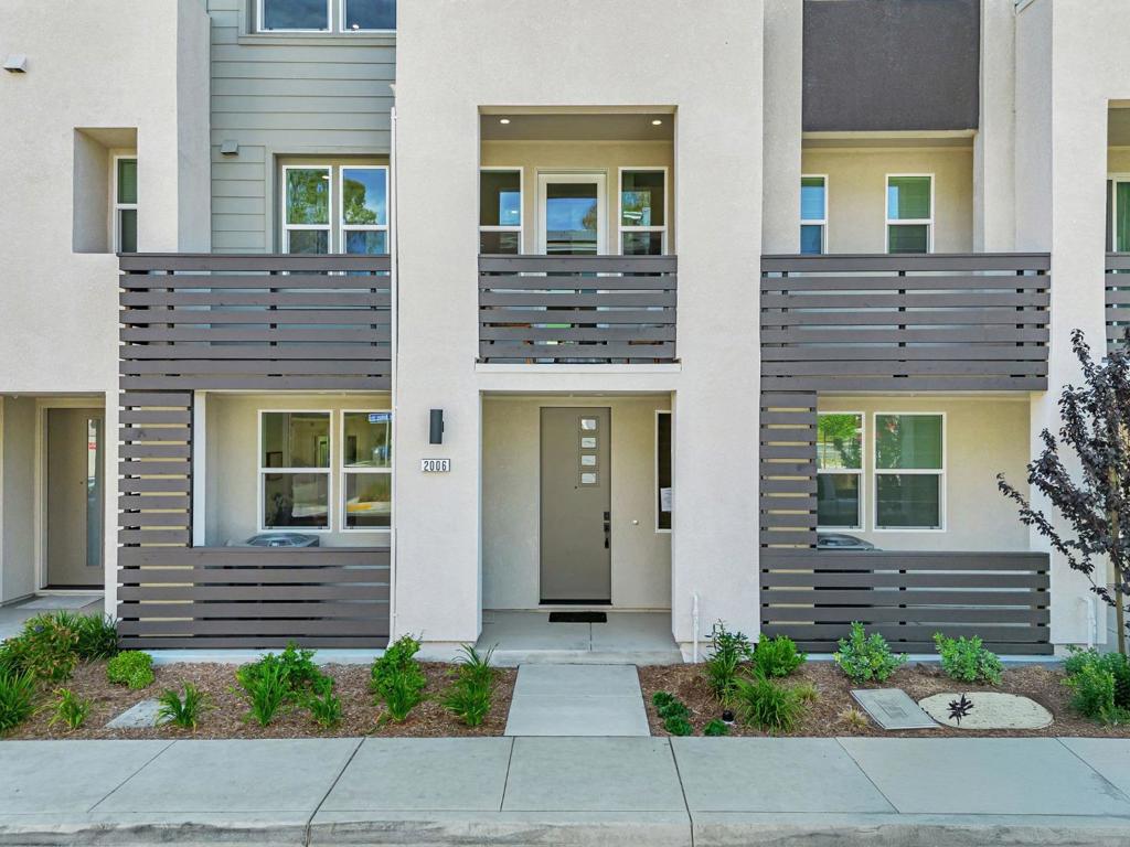 5005 Seashell Terrace Property Photo 1