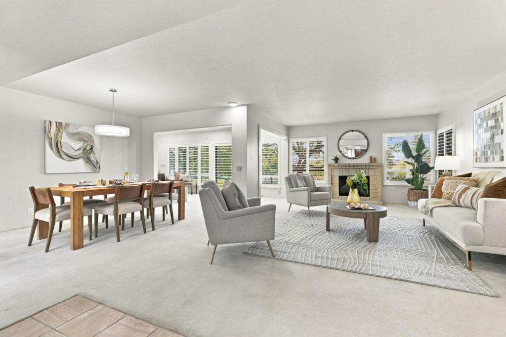7057 Via Belmonte Property Photo 5