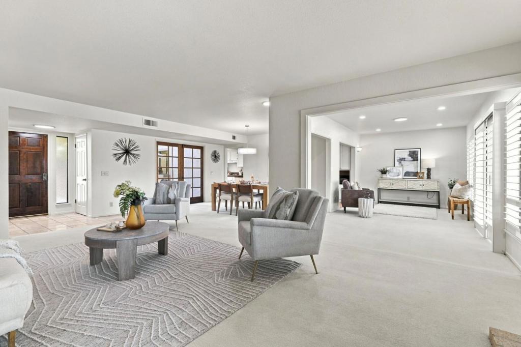 7057 Via Belmonte Property Photo 7