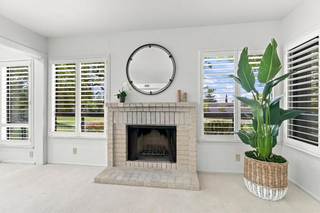 7057 Via Belmonte Property Photo 9