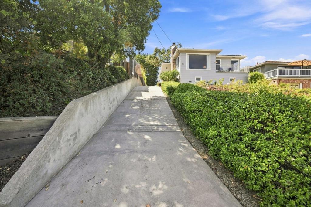 334 Oakview Drive Property Photo 56