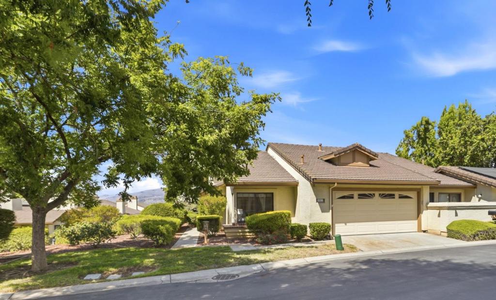 3327 Lake Albano Circle Property Photo 1