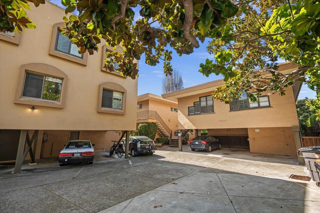 1430 Josephine Street Property Photo 7