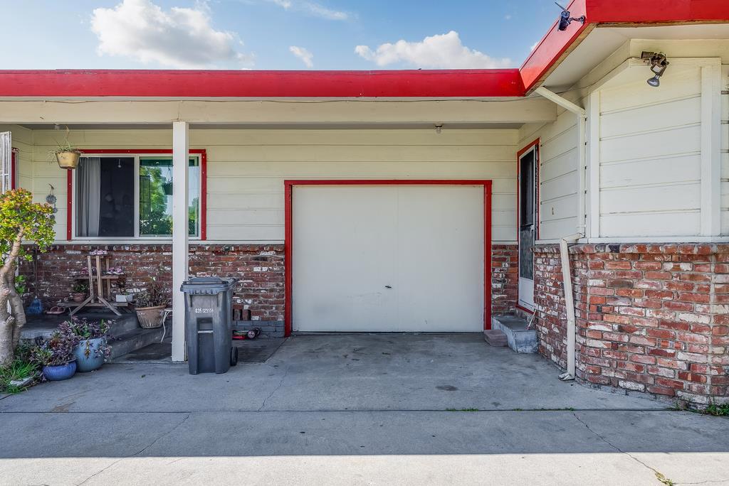 2030 Kinsley Street Property Photo 7