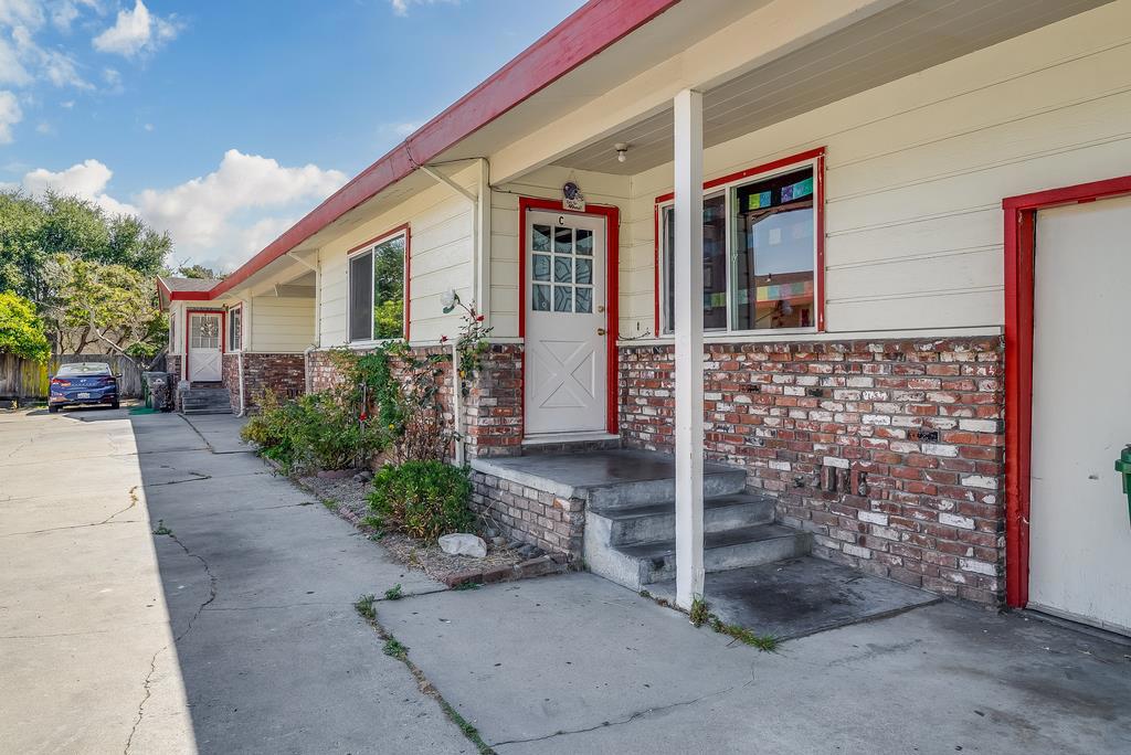 2030 Kinsley Street Property Photo 9