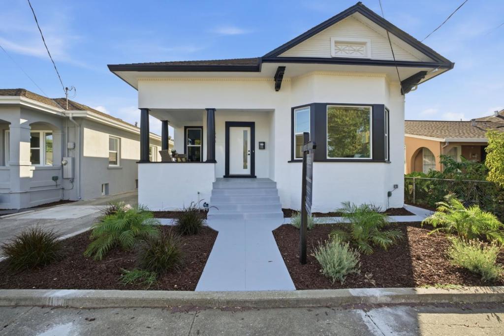 1533 Pomona Avenue Property Photo 1