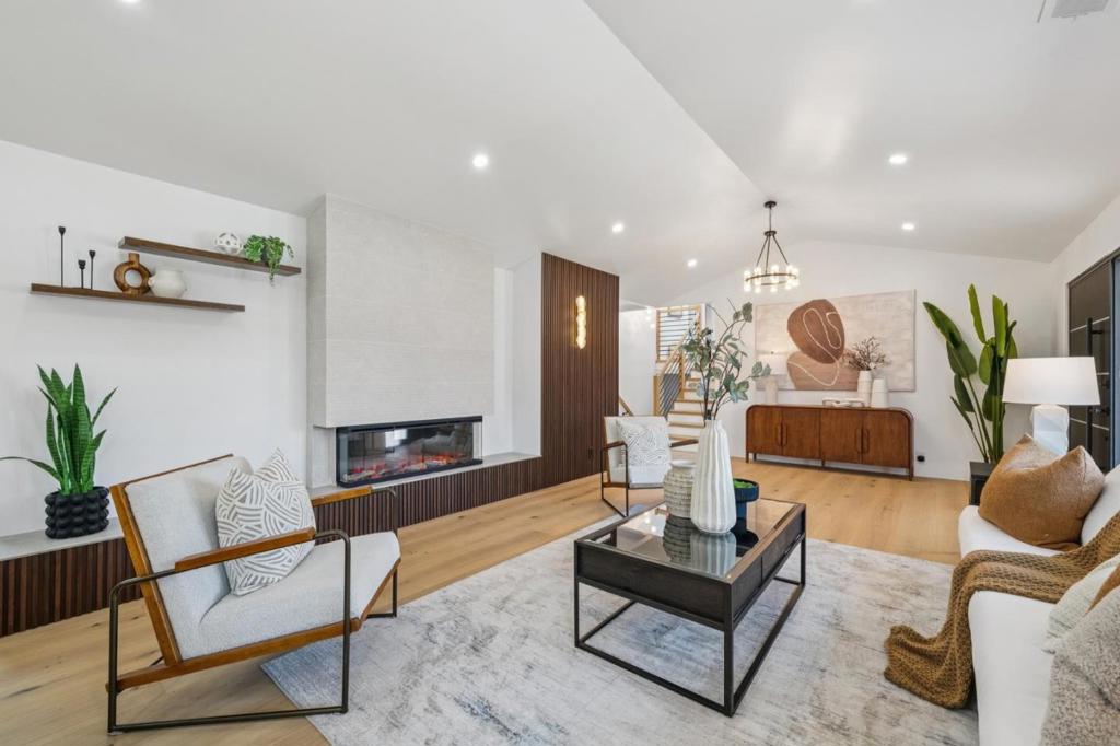12311 Viewoak Drive Property Photo 4