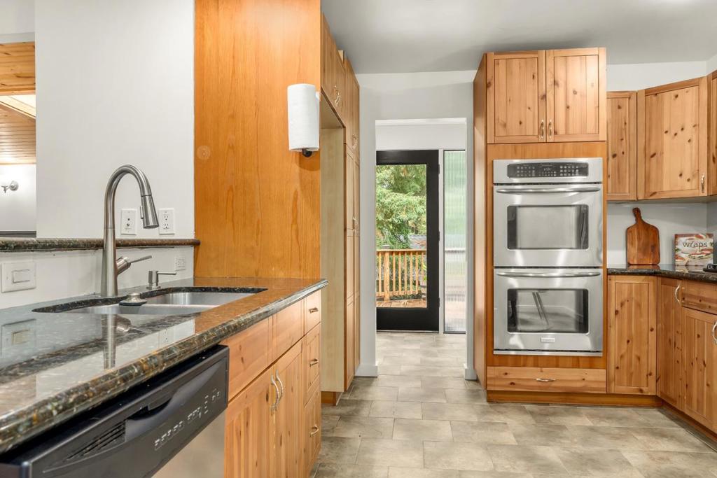 236 Caledonium Avenue Property Photo 10
