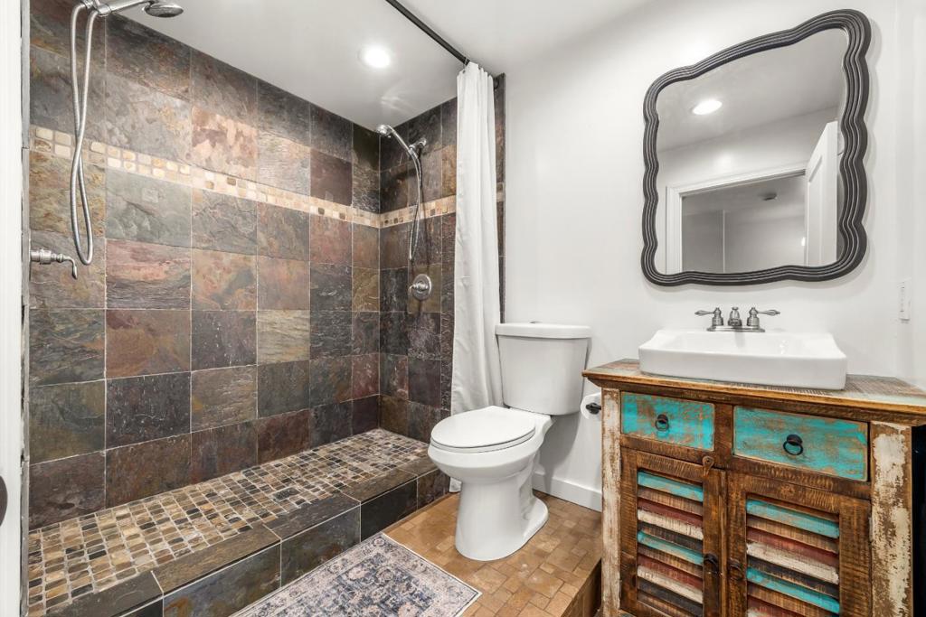 236 Caledonium Avenue Property Photo 25