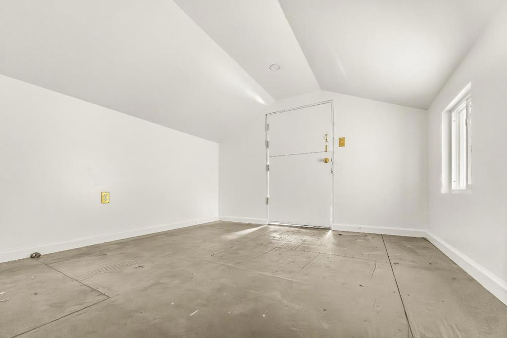 236 Caledonium Avenue Property Photo 32