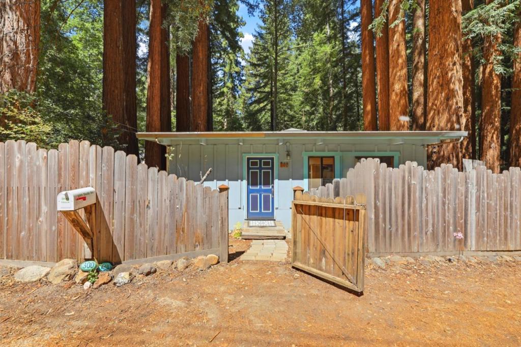 300 Teilh Drive Property Photo 1
