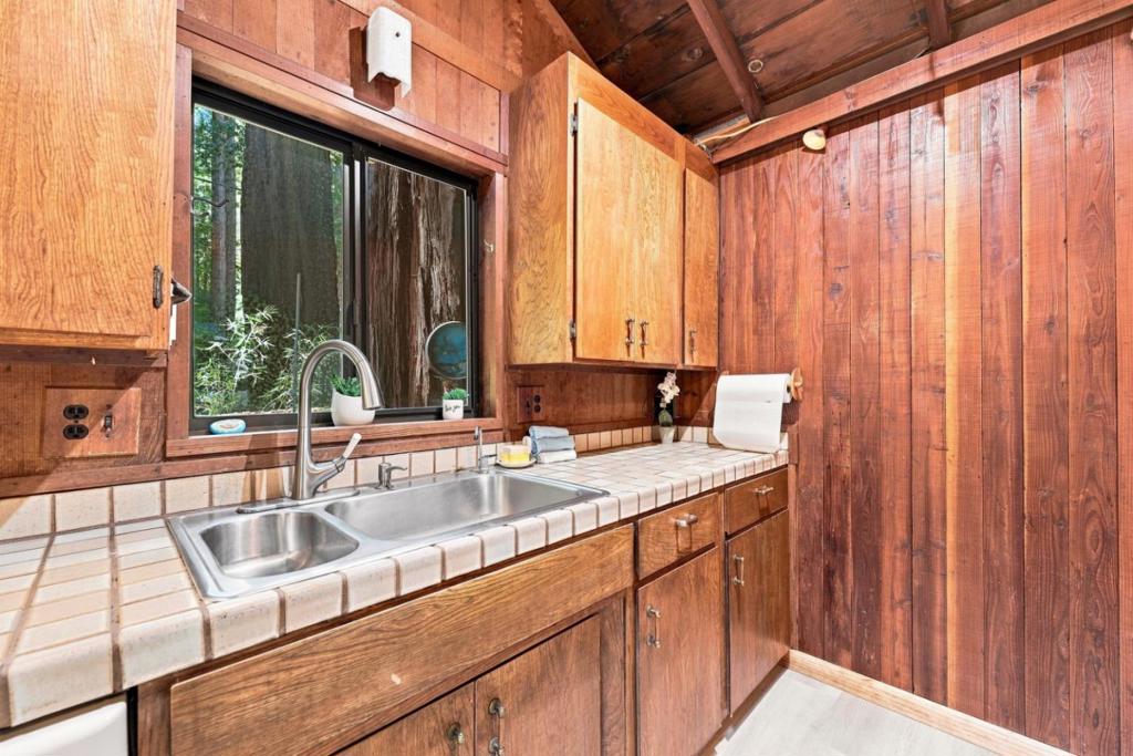 300 Teilh Drive Property Photo 19