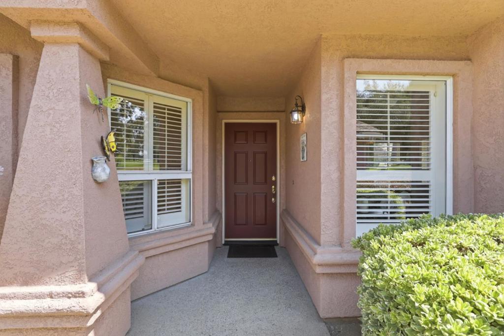 4012 Clubhouse Court Property Photo 2