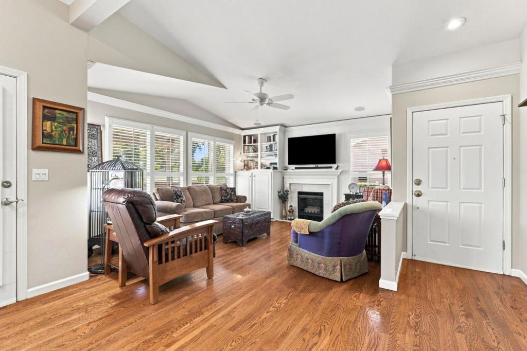 4012 Clubhouse Court Property Photo 5