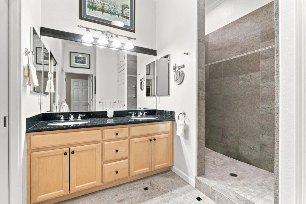 4012 Clubhouse Court Property Photo 18