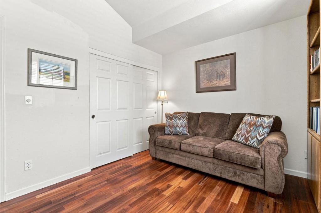 4012 Clubhouse Court Property Photo 21