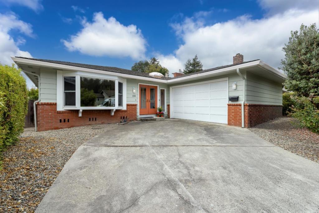 138 Woodcrest Place Property Photo 1