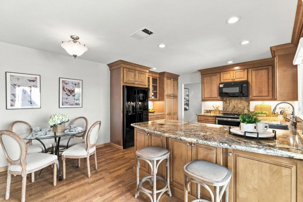 6255 Blauer Court Property Photo 6