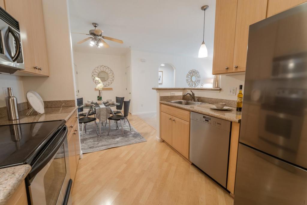 801 S Winchester Boulevard 6203 Property Photo 5