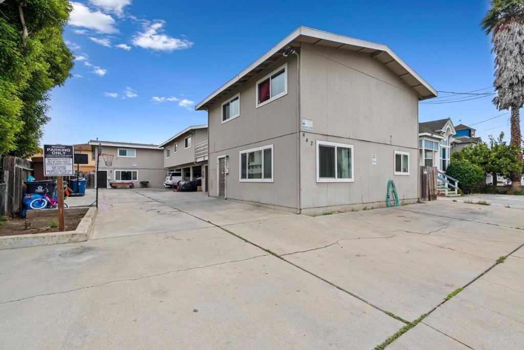 447 Soledad Street Property Photo 2