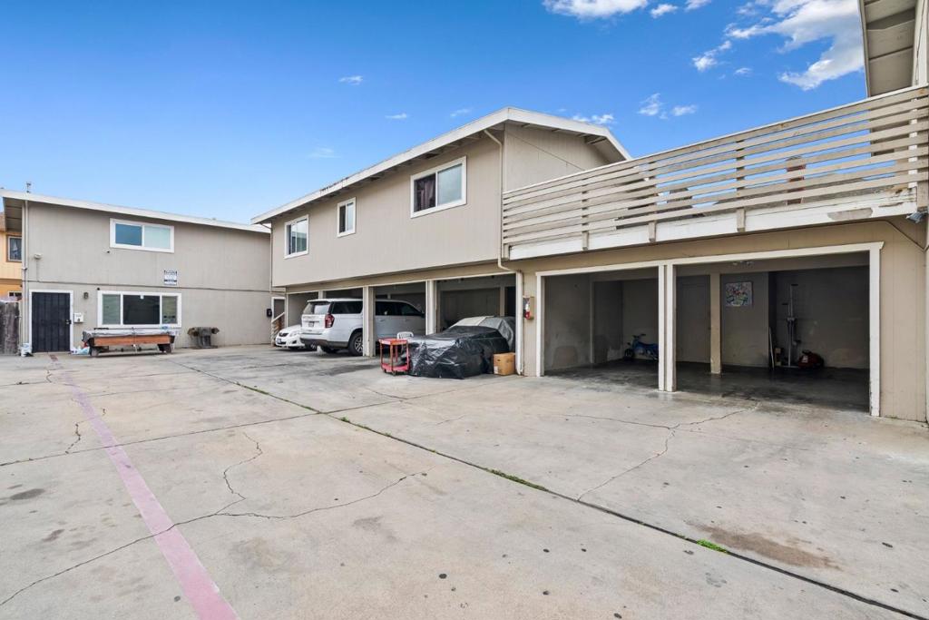 447 Soledad Street Property Photo 3