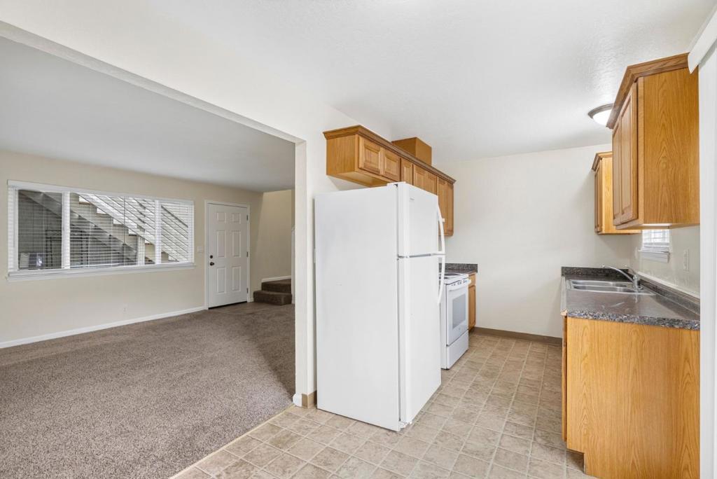 447 Soledad Street Property Photo 7