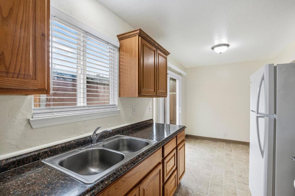 447 Soledad Street Property Photo 8