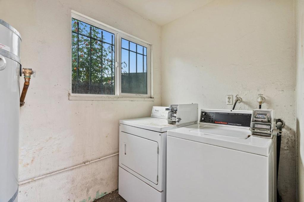 447 Soledad Street Property Photo 20