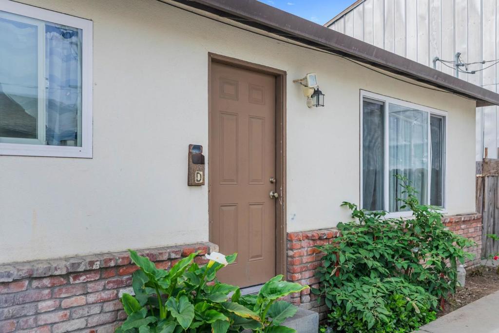 20 S Hebbron Avenue Property Photo 4