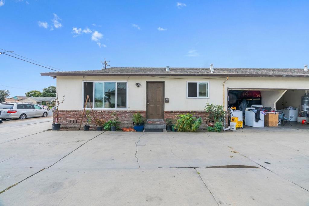 20 S Hebbron Avenue Property Photo 8