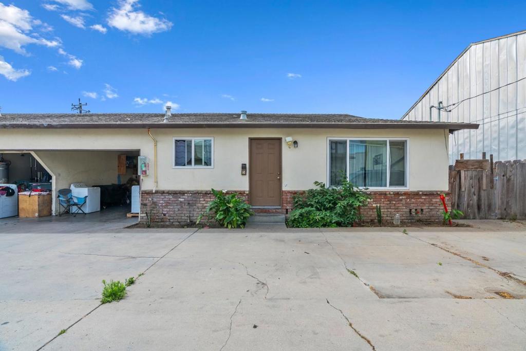 20 S Hebbron Avenue Property Photo 11