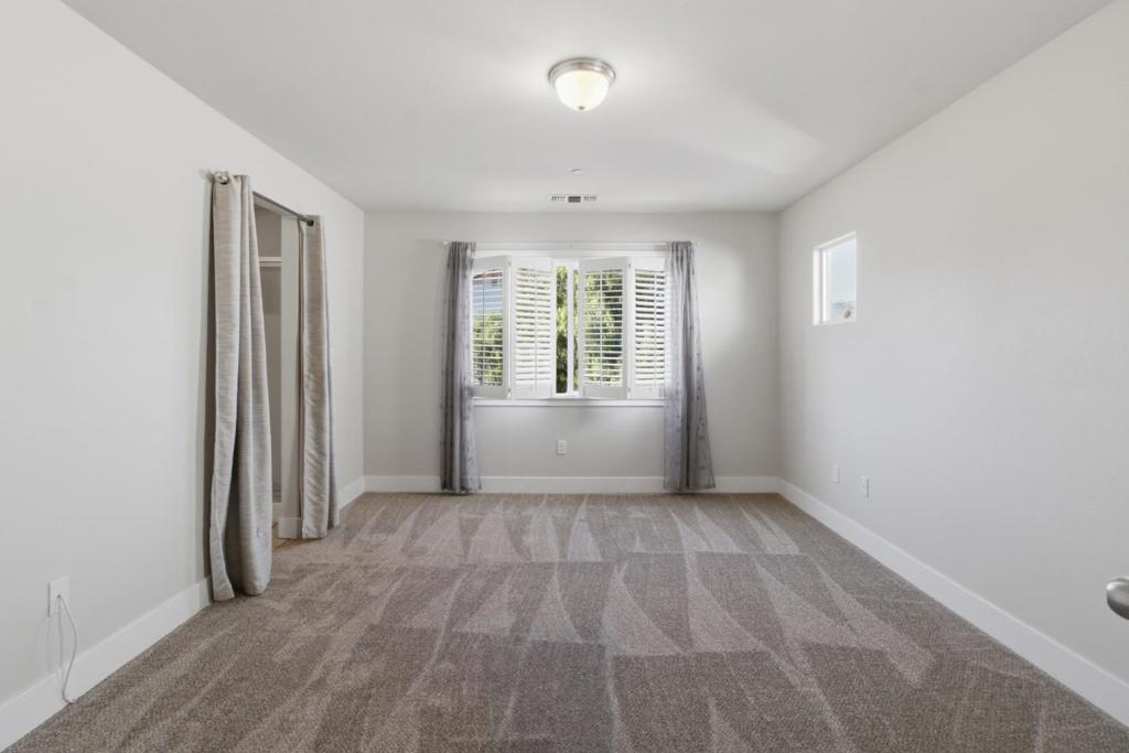 637 Rusconi Drive Property Photo 14