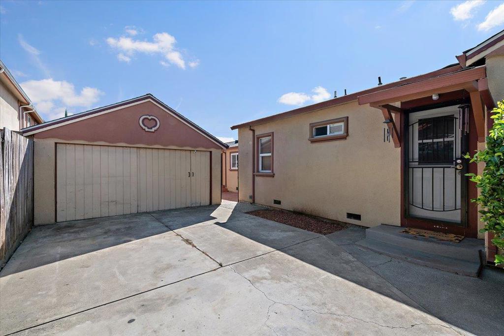 55 Manning Avenue Property Photo 25