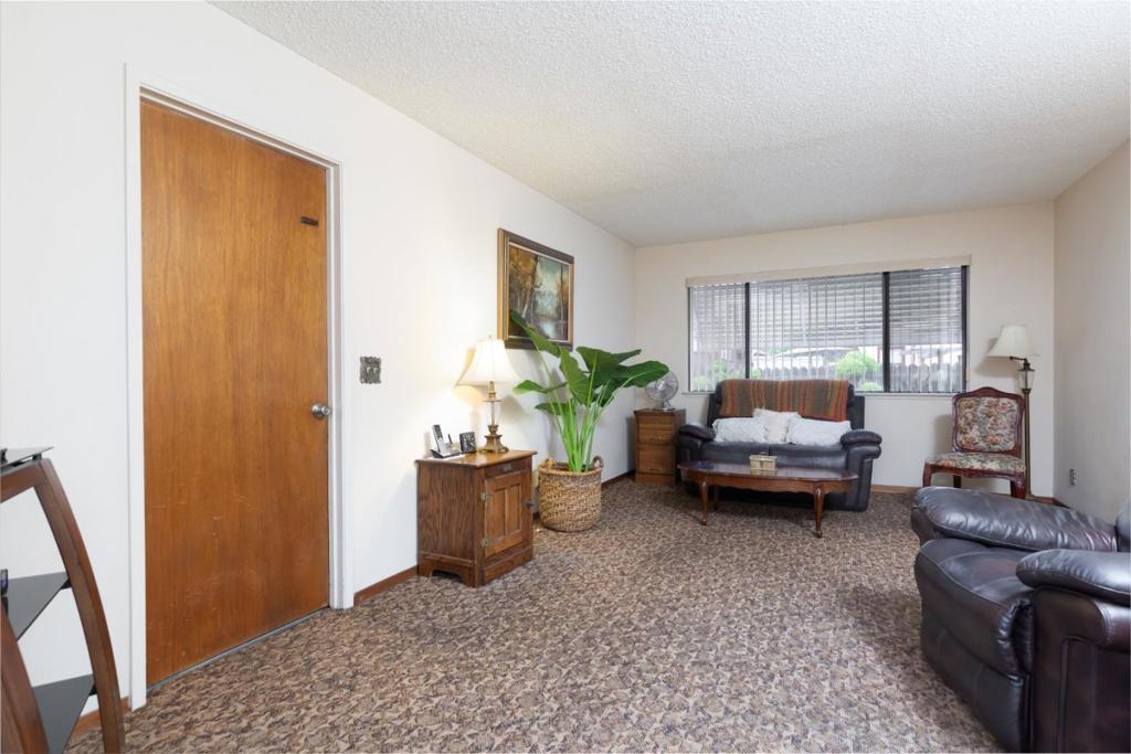 2520 Howe Street Property Photo 11