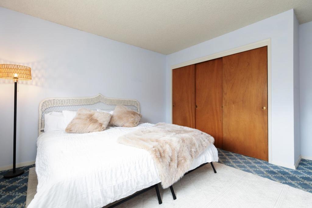 2520 Howe Street Property Photo 16