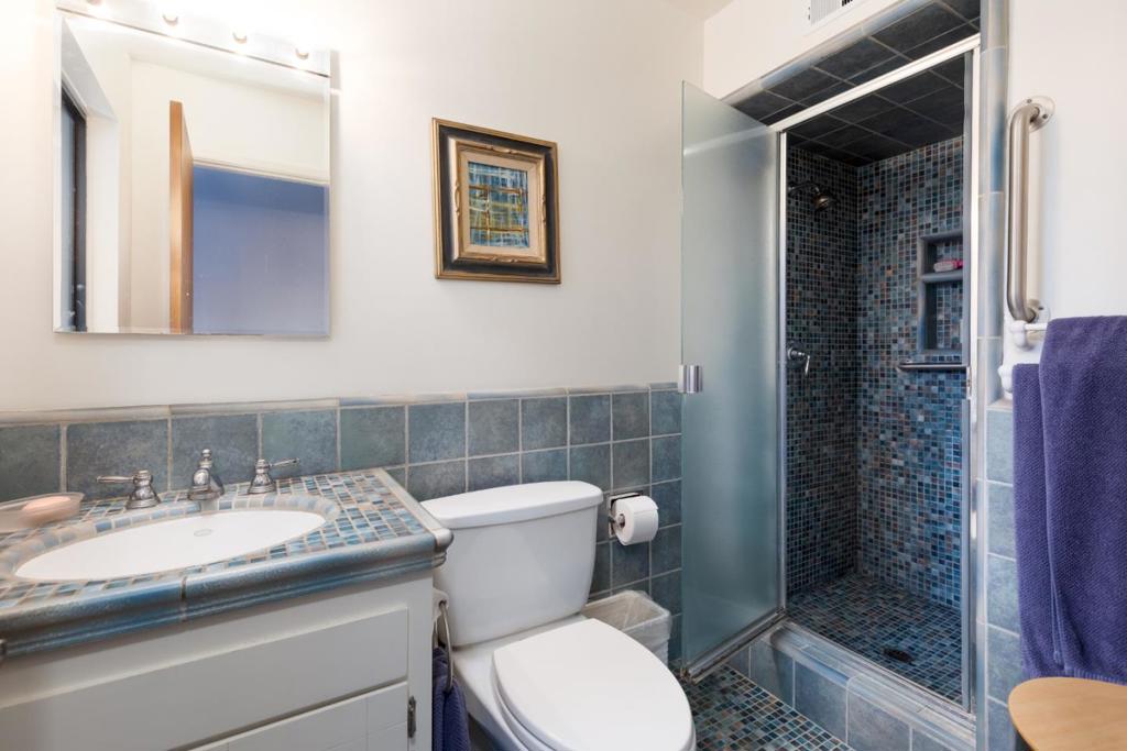2520 Howe Street Property Photo 17