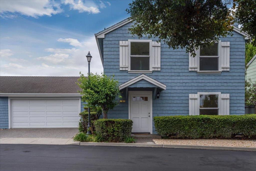3 Bay Property Photo 2