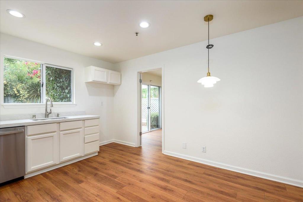 3 Bay Property Photo 5
