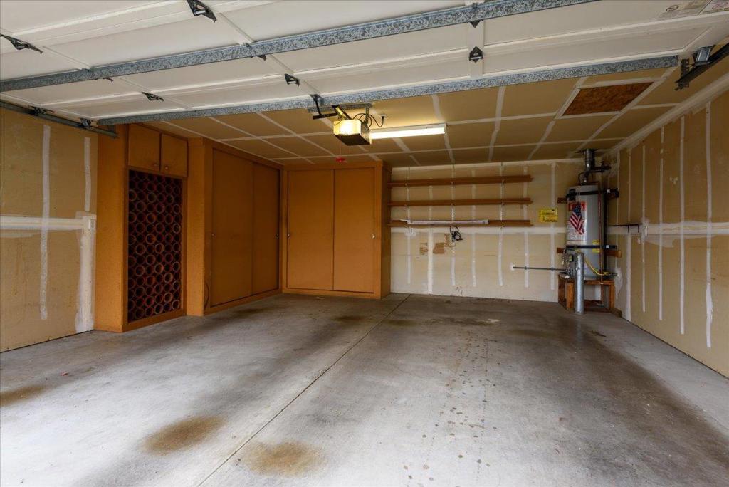 3 Bay Property Photo 37