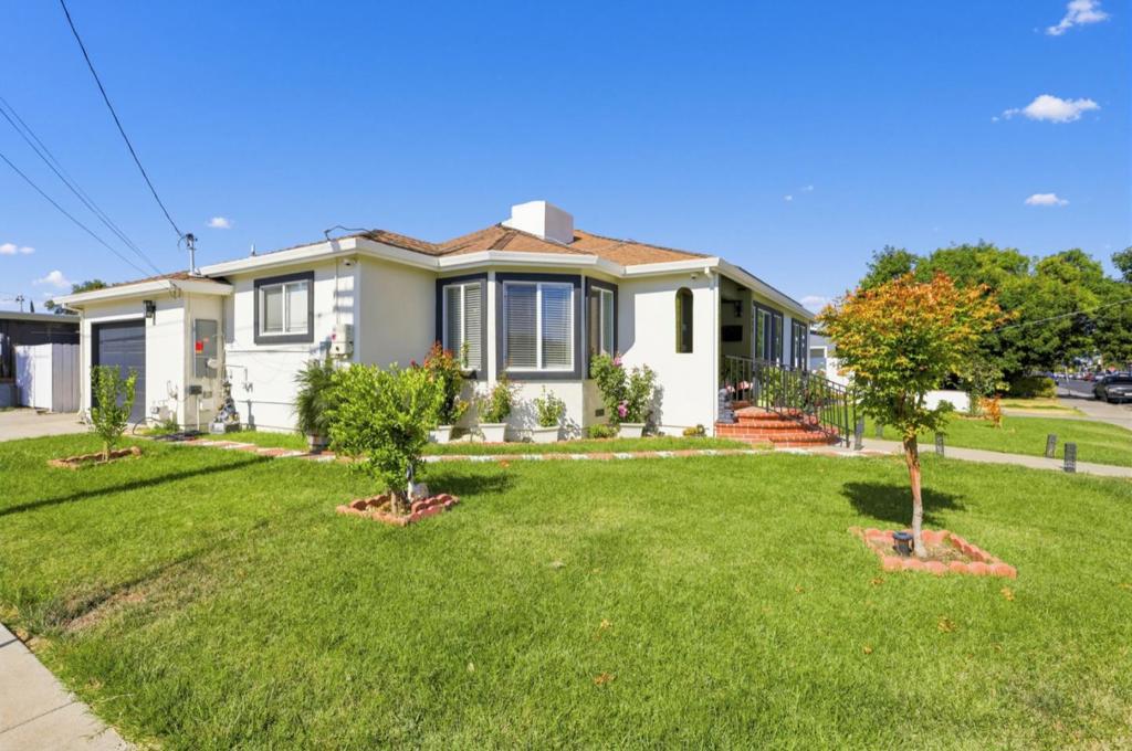 628 Carpino Avenue Property Photo