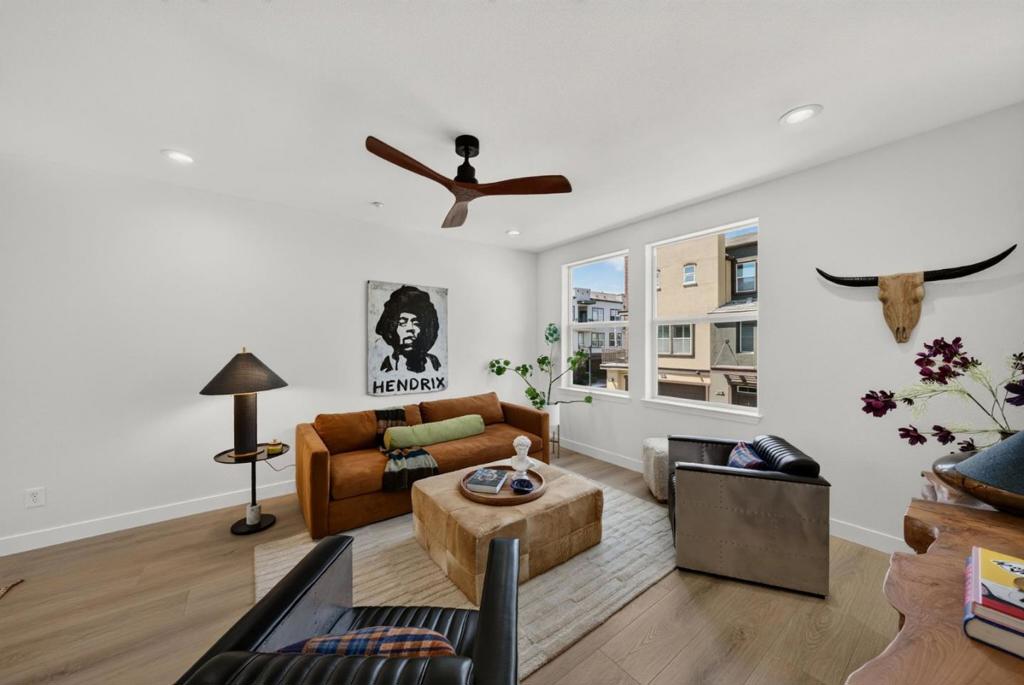 806 Font Terrace Property Photo 1